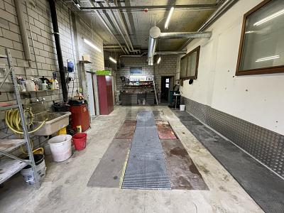 BÜRO, LAGER MIT ZWEI WOHNUNGEN, Auf Anfrage, 4422 Arisdorf, Ticino, CH