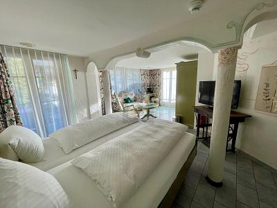 IN POSIZIONE ECCELLENTE, CON WELLNESS, Auf Anfrage, 3925 Grächen, Ticino, CH