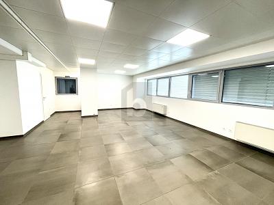 NEUES GEWERBE-/HANDELSGEBÄUDE