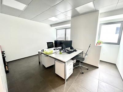 NUOVO STABILE ARTIGIANALE/COMMERCIALE, Auf Anfrage, 6528 Camorino, Ticino, CH