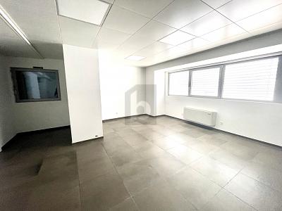 NUOVO STABILE ARTIGIANALE/COMMERCIALE, Auf Anfrage, 6528 Camorino, Ticino, CH