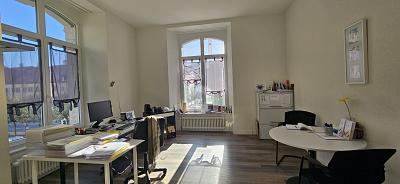 AU CENTRE VILLE IDÉALEMENT SITUÉE, Sur demande, 2300 La Chaux-de-Fonds, Ticino, CH