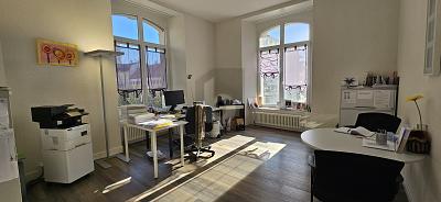 AU CENTRE VILLE IDÉALEMENT SITUÉE, Sur demande, 2300 La Chaux-de-Fonds, Ticino, CH