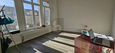 AU CENTRE VILLE IDÉALEMENT SITUÉE, Sur demande, 2300 La Chaux-de-Fonds, Ticino, CH