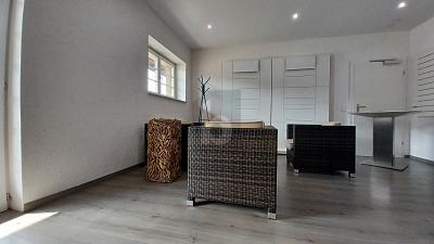 IDEAL LOCATION WITH MANY USES, Auf Anfrage, 5275 Etzgen, Ticino, CH