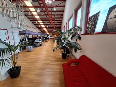LOCALE COMMERCIALE DINAMICO, ZONA PROSPERA, Sur demande, 1219 Le Lignon, Ticino, CH