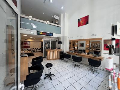 SALON DE COIFFURE EN VIEILLE VILLE, Sur demande, 1204 Genève, Ticino, CH