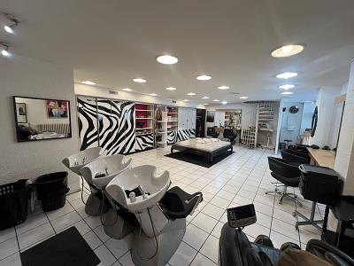 SALON DE COIFFURE EN VIEILLE VILLE, Sur demande, 1204 Genève, Ticino, CH