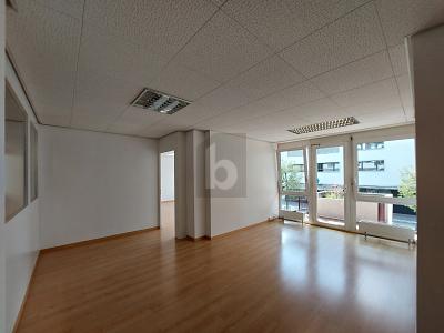 UFFICIO SOLIDO NEL CENTRO, Auf Anfrage, 6048 Horw, Ticino, CH