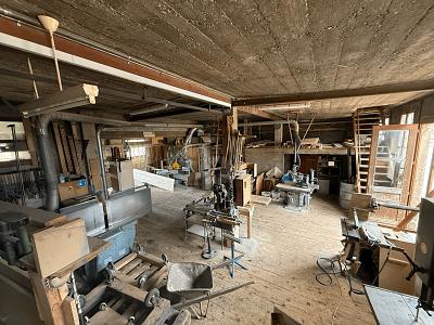 Werkstatt für Zimmerei, Blechnerarbeiten und Schreinerei, Sur demande, 2126 Les Verrières, Ticino, CH