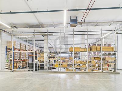 POLIVALENTE, CON MAGAZZINO PRIVATO, Auf Anfrage, 4133 Pratteln, Ticino, CH