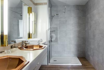 SCHLÜSSELFERTIGES HOTEL MIT GROSSEM POTENZIAL, Sur demande, 2350 Saignelégier, Ticino, CH