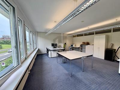 VERSATILE E PRATICO, Auf Anfrage, 8808 Pfäffikon SZ, Ticino, CH