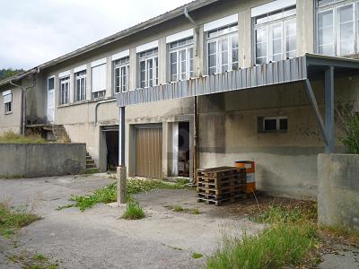 SPACIOUS GROUND FLOOR UNIT WITH POTENTIAL, PARKING INCLUDED (3), Sur demande, 1450 Ste-Croix, Ticino, CH