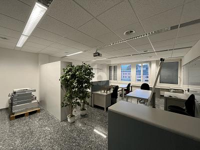 SPACIOUS, BRIGHT & WELL CONNECTED, Auf Anfrage, 8952 Schlieren, Ticino, CH