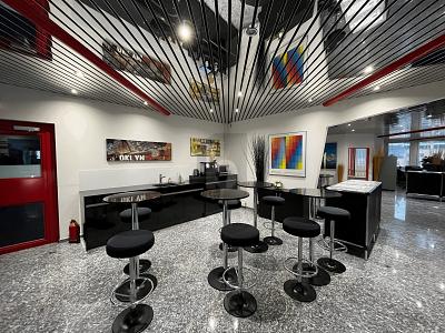 SPACIOUS, BRIGHT & WELL CONNECTED, Auf Anfrage, 8952 Schlieren, Ticino, CH