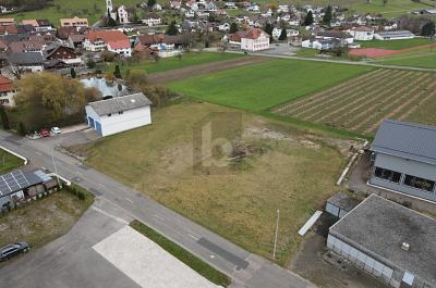 EMPLACEMENT COMMERCIAL AVEC UNITÉS D'HABITATION SUPPLÉMENTAIRES, Auf Anfrage, 4715 Herbetswil, Ticino, CH