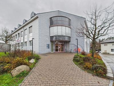GROSSZÜGIG UND VIELSEITIG NUTZBAR, Auf Anfrage, 3145 Niederscherli, Ticino, CH
