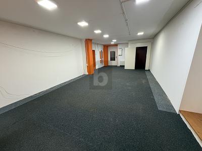 SITUATION CENTRALE AVEC EXCELLENTE VISIBILITÉ, Sur demande, 1400 Yverdon-les-Bains, Ticino, CH