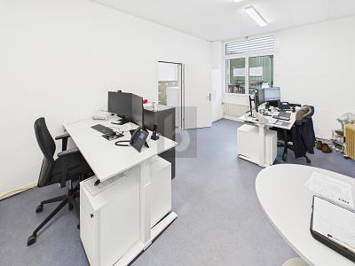GROSSZÜGIG UND VIELSEITIG NUTZBAR, Auf Anfrage, 3145 Niederscherli, Ticino, CH