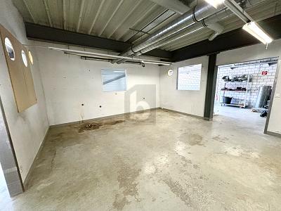 SURFACE POLYVALENTE, Auf Anfrage, 8630 Rüti ZH, Ticino, CH