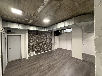 With tea kitchen, shower and ventilation