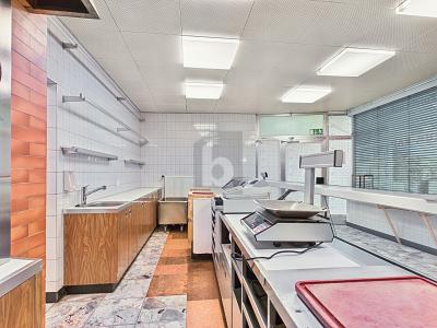 AN BESTER LAGE MIT LAUFKUNDSCHAFT, Auf Anfrage, 3954 Leukerbad, Ticino, CH