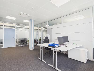 SEPARATE SPACE WITH GOOD TRANSPORT CONNECTIONS, Auf Anfrage, 8306 Brüttisellen, Ticino, CH