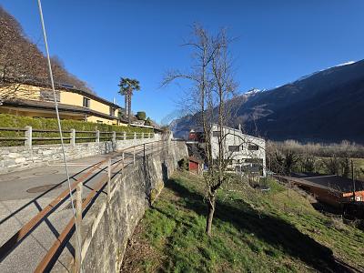 IN POSIZIONE TRANQUILLA E SOLEGGIATA CON VISTA, Auf Anfrage, 6525 Gnosca, Ticino, CH