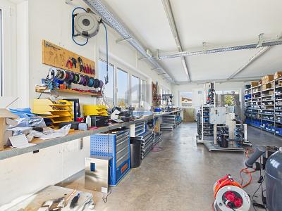 OFFICINA MODERNA PER USO FLESSIBILE, Auf Anfrage, 6280 Hochdorf, Ticino, CH