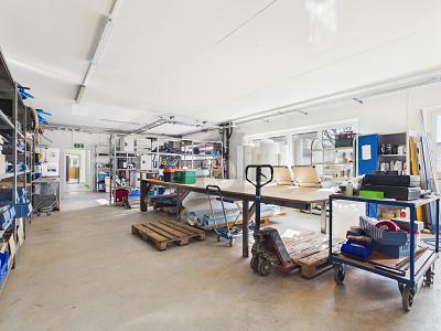 OFFICINA MODERNA PER USO FLESSIBILE, Auf Anfrage, 6280 Hochdorf, Ticino, CH