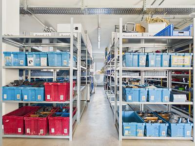 OFFICINA MODERNA PER USO FLESSIBILE, Auf Anfrage, 6280 Hochdorf, Ticino, CH