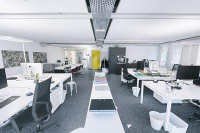 MODERNE, LUMINEUX ET IDÉALEMENT SITUÉ, Sur demande, 1806 St-Légier-La Chiésaz, Ticino, CH