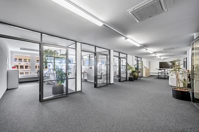 MODERNE RÄUME AN ZENTRALER LAGE, Auf Anfrage, 8600 Dübendorf, Ticino, CH