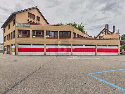 SPACIEUX À UN EMPLACEMENT IDÉAL, Auf Anfrage, 4950 Huttwil, Ticino, CH