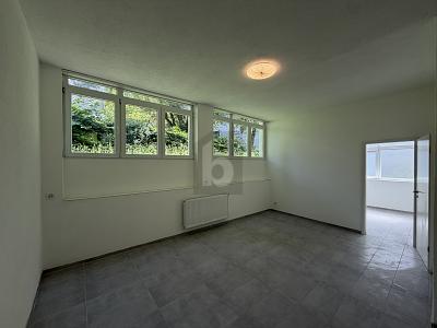 LUMINOSO, PRATICO E BEN COLLEGATO, Auf Anfrage, 8049 Zürich, Ticino, CH