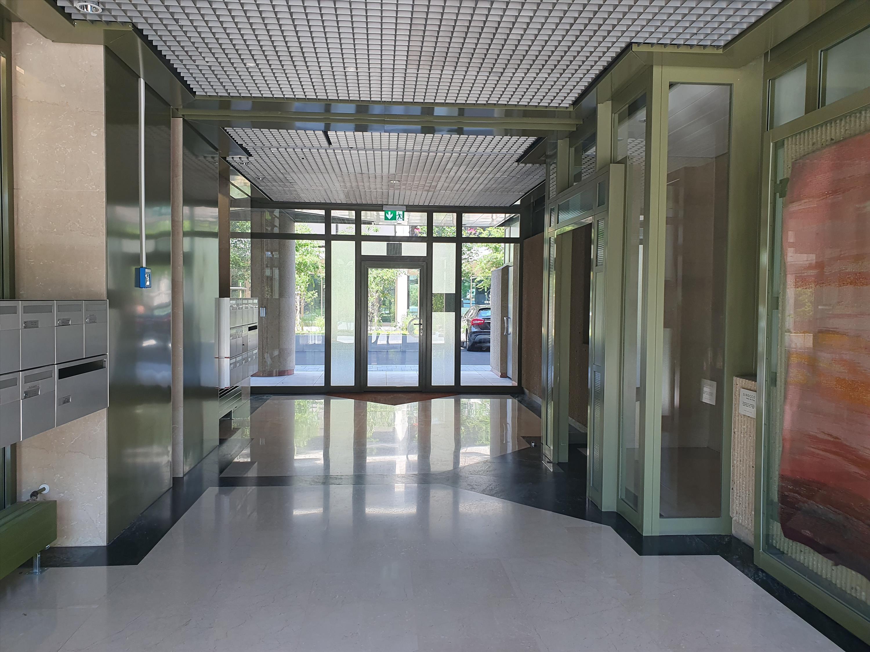 Superficie d'ufficio allo stato grezzo a due passi dal CEVA, rue François Perréard, 1225 Chêne-Bourg, Geneva, CH