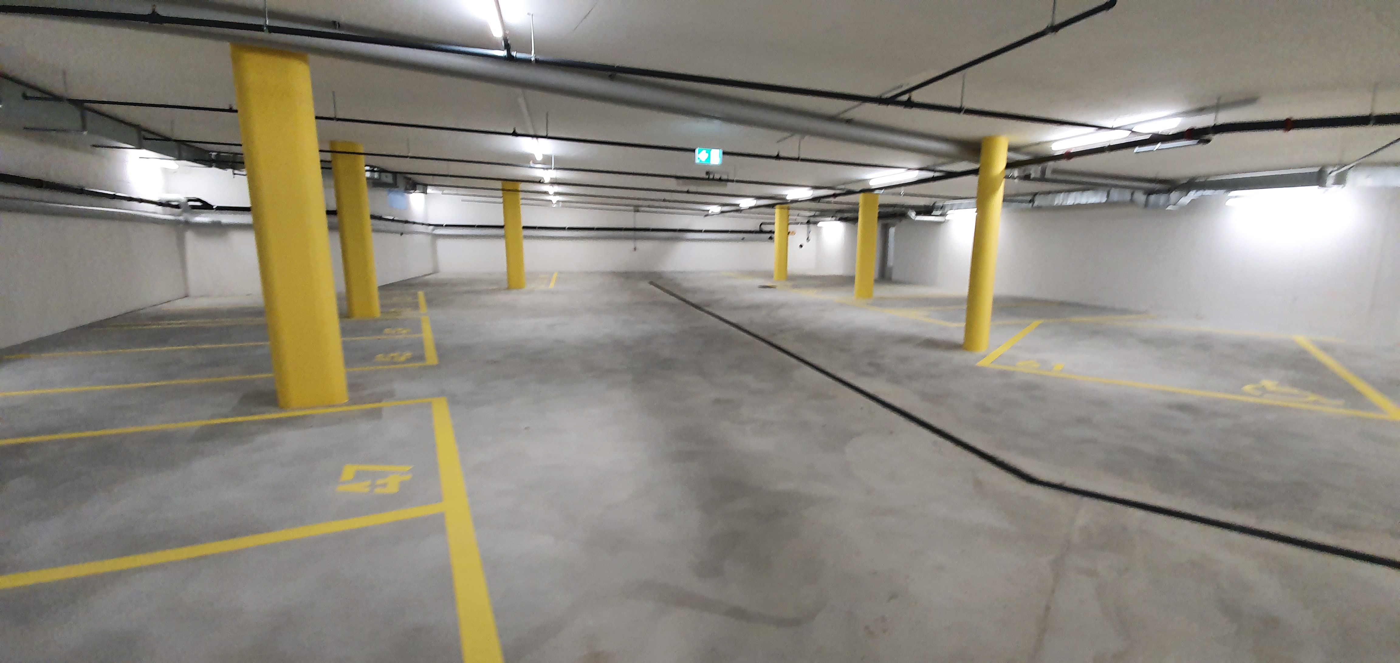 Non ha un posto dove parcheggiare la sua auto? Ha appena trovato la soluzione., Spelterinistr. EH, 9602 Bazenheid, Saint Gallen, CH