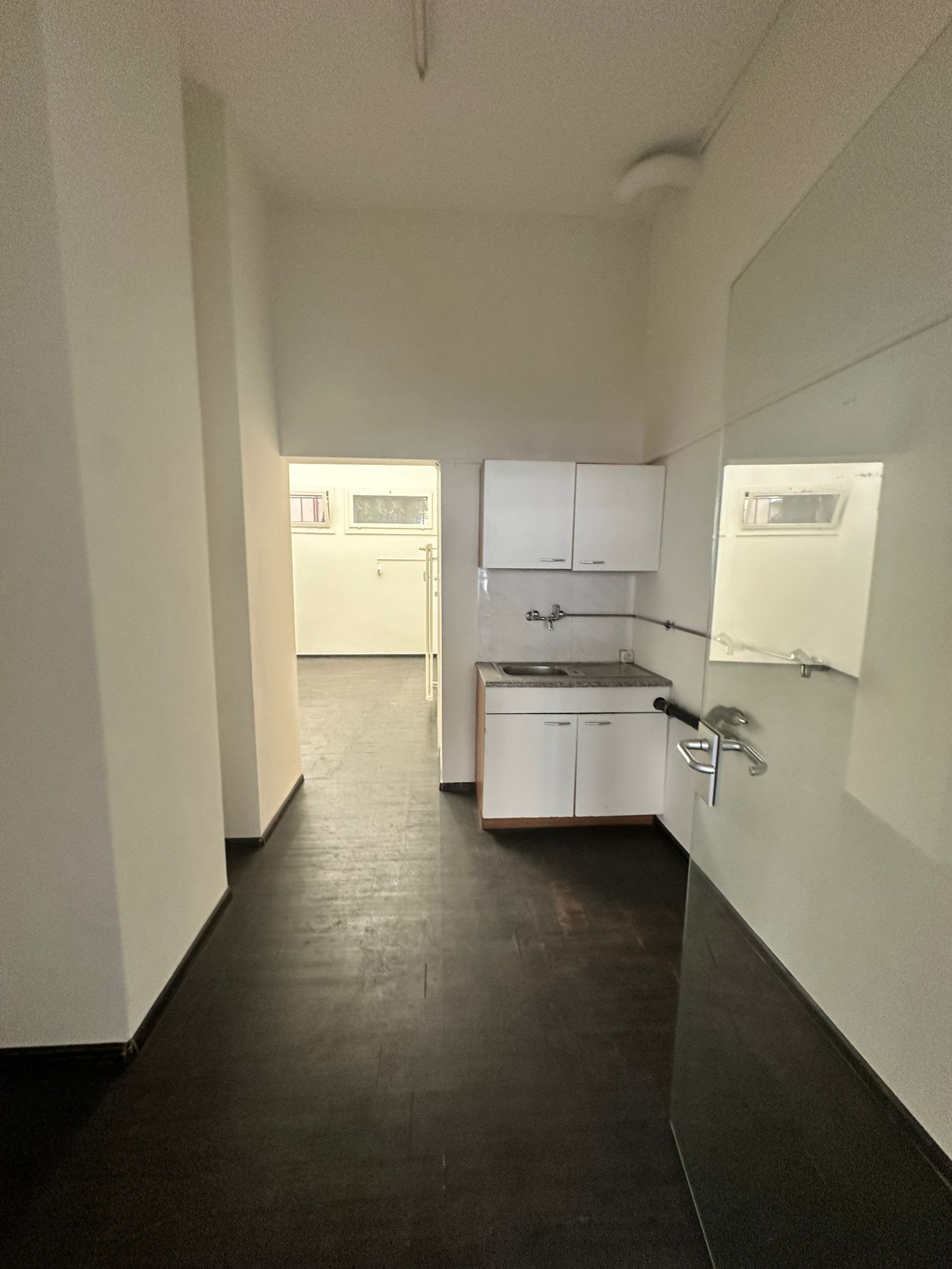 Local commercial attractif – commerce, bureau ou showroom à un emplacement de premier choix, Riehentorstr., 4058 Basel, Basel-City, CH