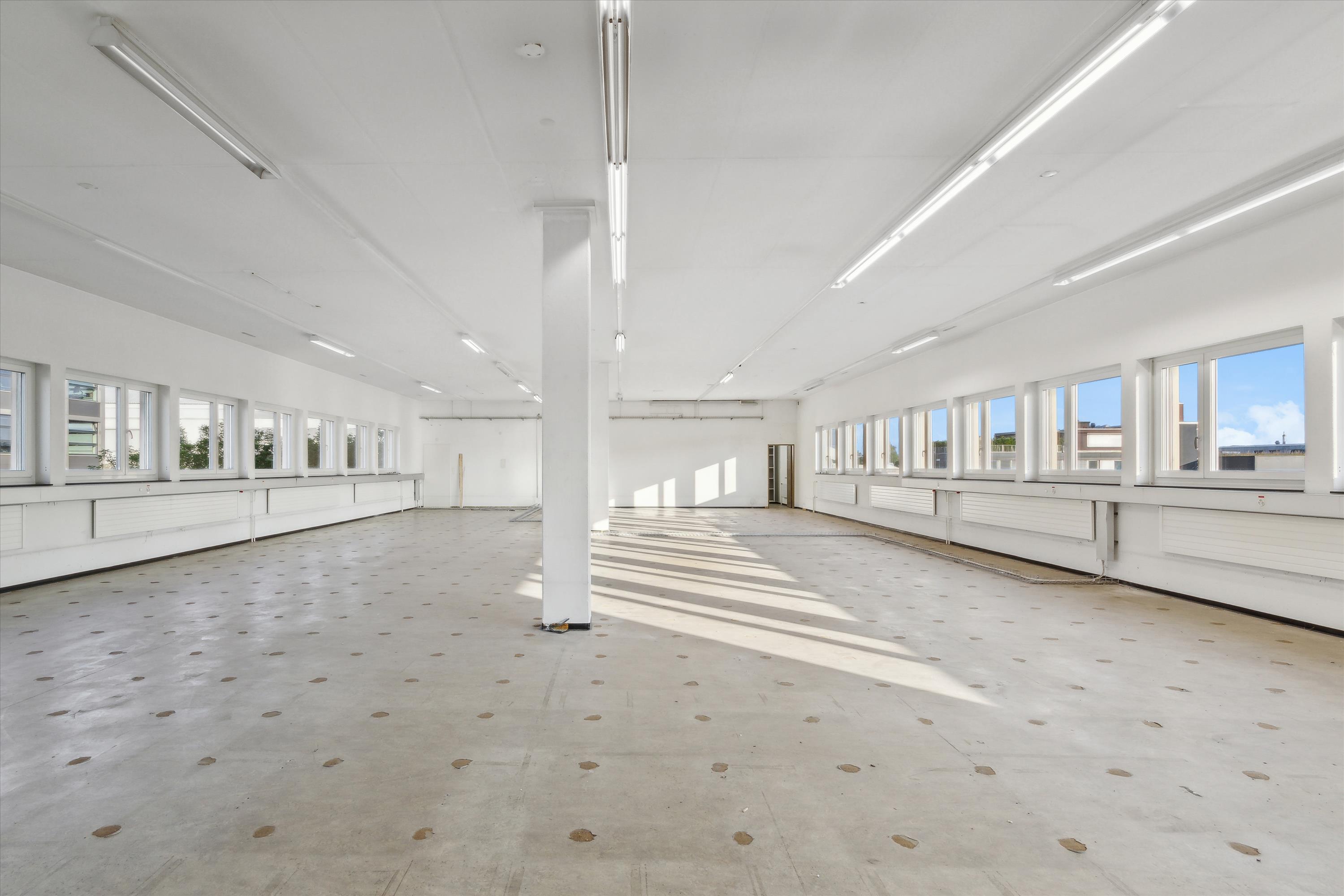 Votre nouveau local commercial près du Greifensee ?, Tämperlistrasse, 8117 Fällanden, Zurich, CH