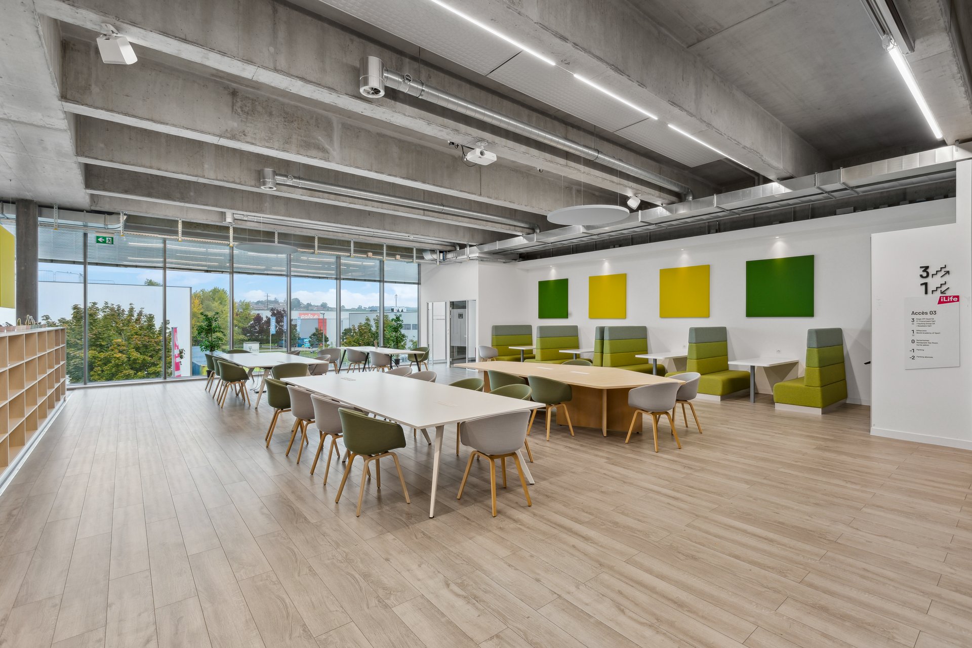 Entdecken Sie Ihren neuen Showroom- oder Büroraum im Centre iLife in Etoy!, Rte de Suisse, 1163 Etoy, Vaud, CH