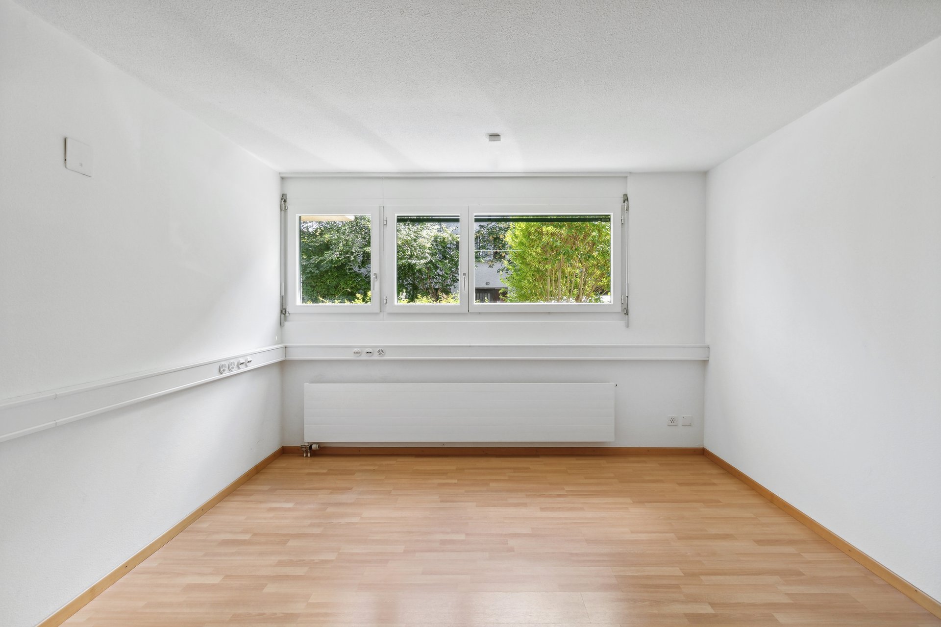 Schöne Bürofläche zu vermieten - bezugsbereit, einziehen und starten!, Dennlerstr., 8047 Zürich, Zurich, CH