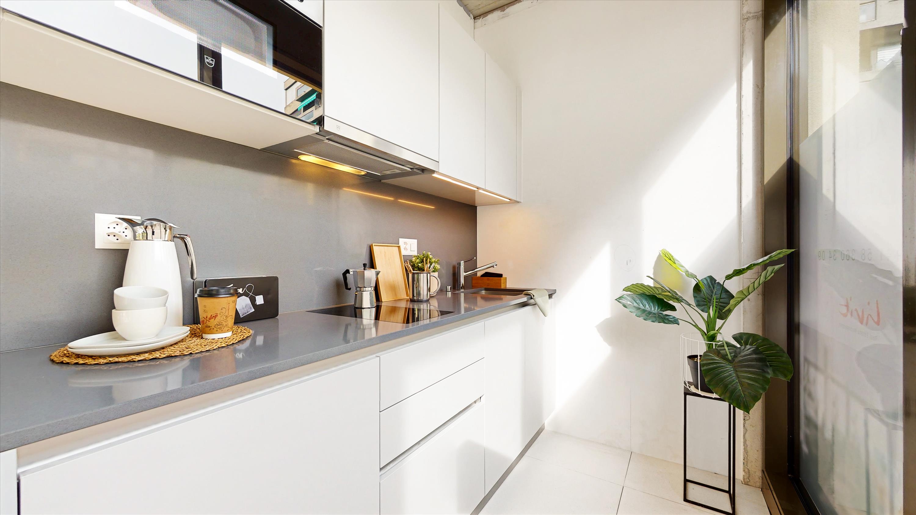 Nouvel espace commercial avec vitrines, Via degli Albrici, 6830 Chiasso, Ticino, CH