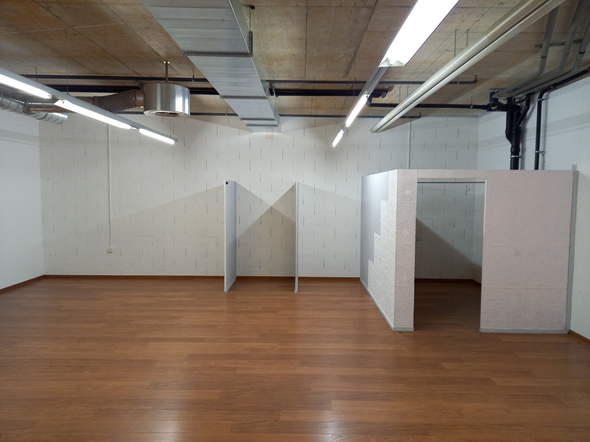55 m² retail space – Strategic passage at Centre Cormanon, Rue du Centre - 8, 1752 Villars-sur-Glâne, Fribourg, CH