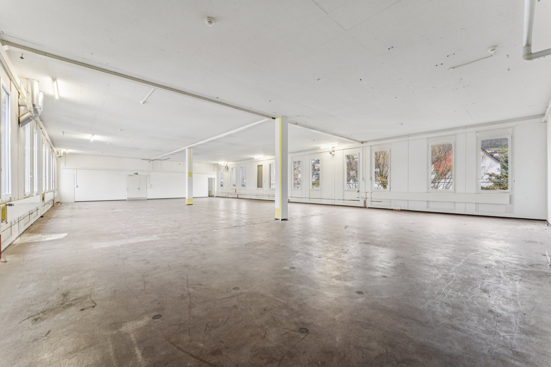 Votre nouveau local commercial vous attend – 312 m² en emplacement central !, Oberdierikonerstrasse, 6030 Ebikon, Lucerne, CH
