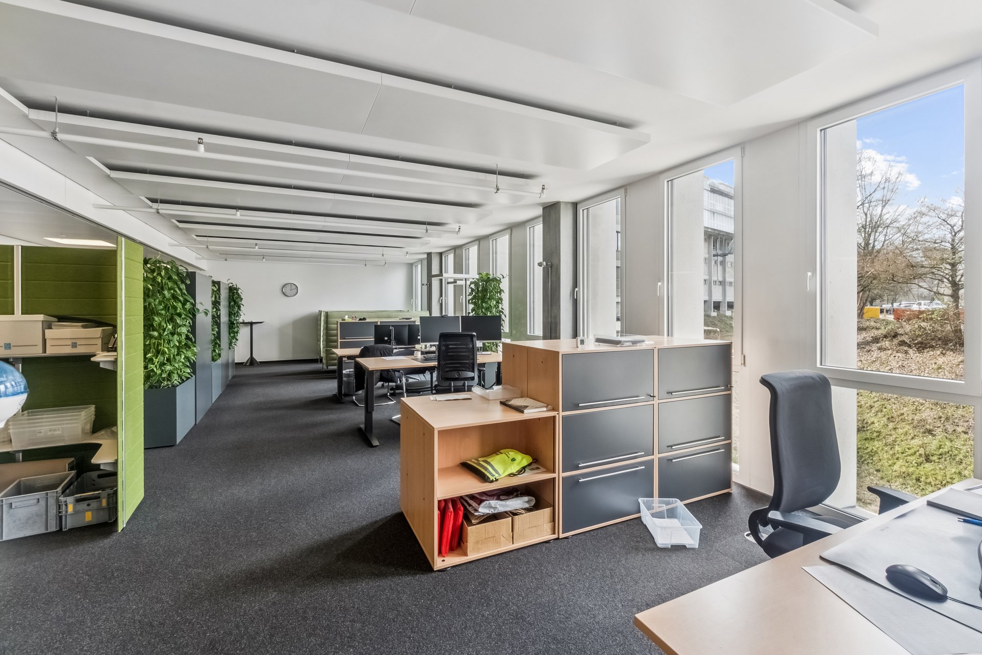 Surface de bureau au rez-de-chaussée dans un immeuble commercial représentatif, Geltenwilenstrasse, 9000 St. Gallen, St. Gallen, CH