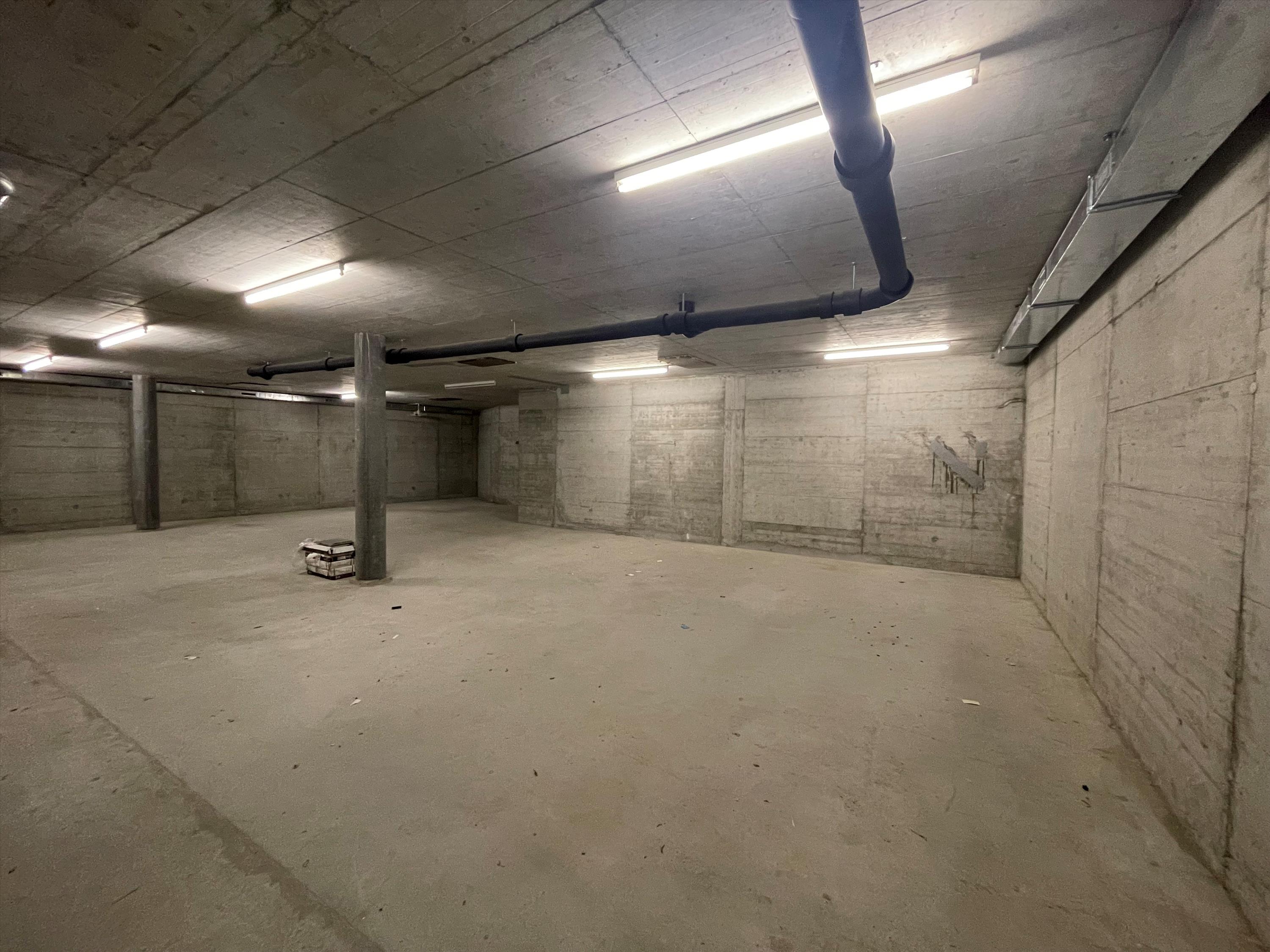 Grosser Lagerraum an bester Lage!, Hintere Bahnhofstr., 8610 Uster, Zurich, CH