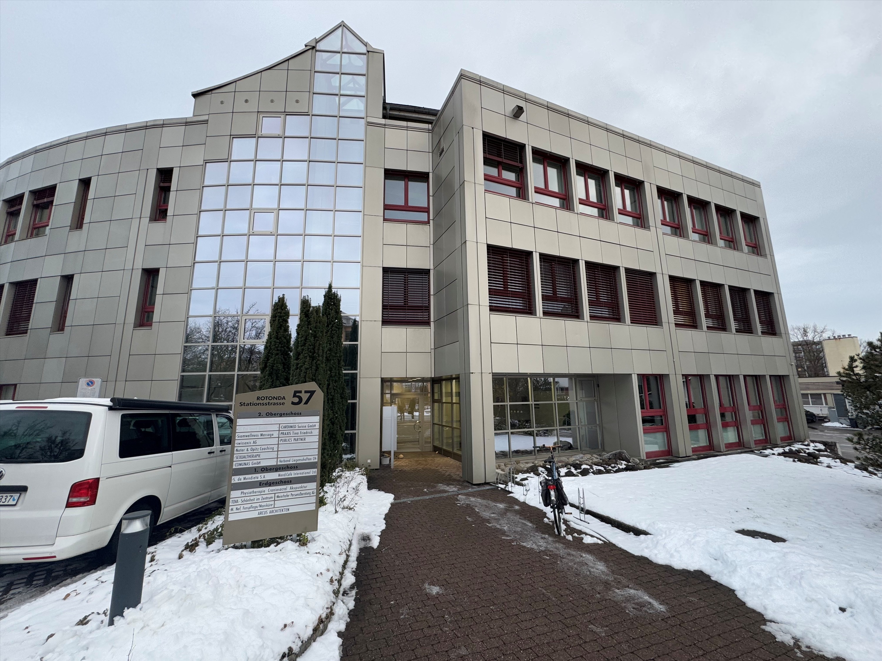 Ufficio allestito a Nänikon in affitto!