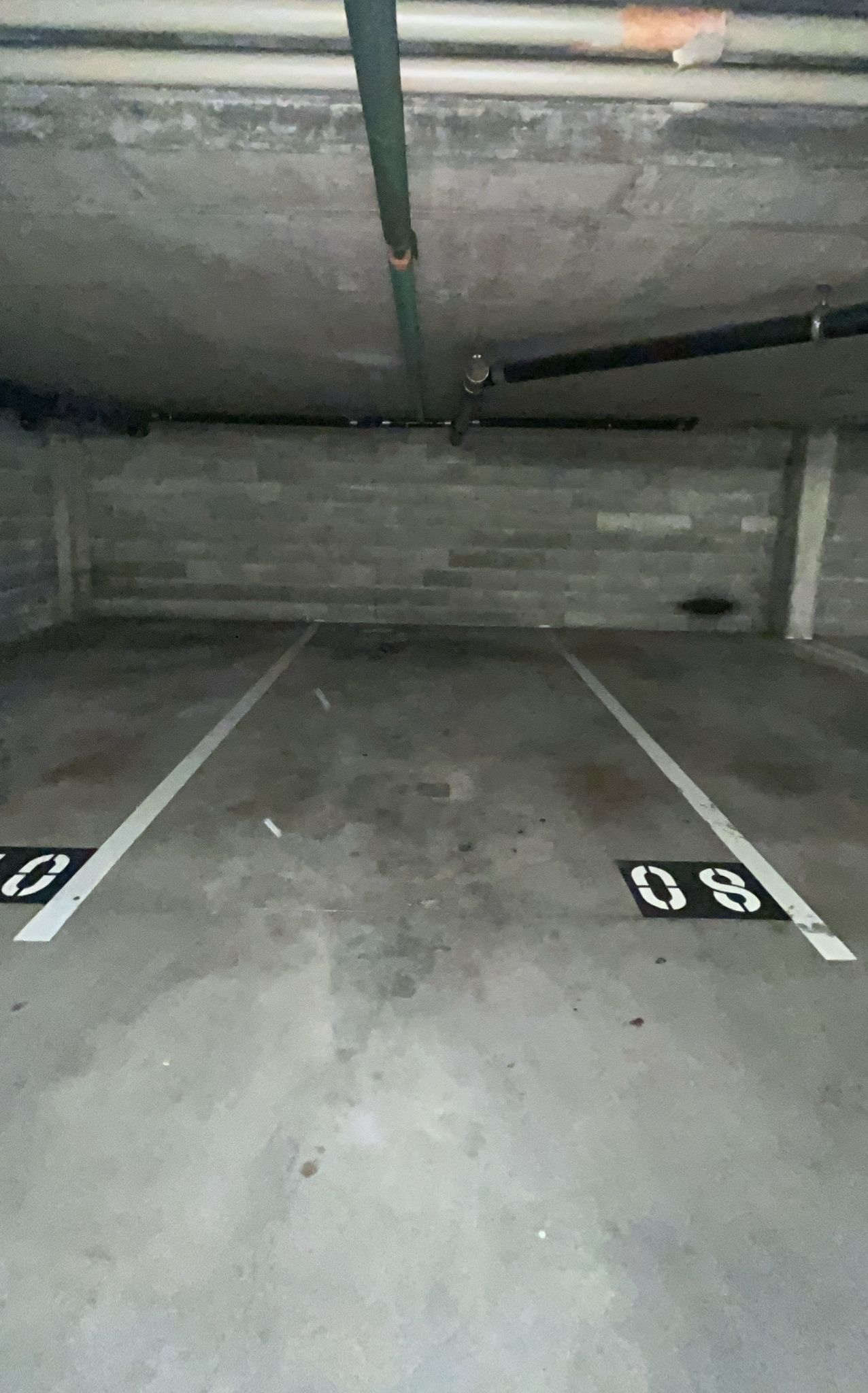 Sicherer Innenparkplatz, Avenue Industrielle, 1227 Carouge GE, Geneva, CH