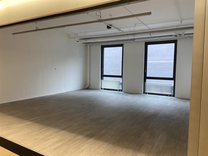 Cormanon Centre, Superficie luminosa di 58 m2 al piano terra, Rue du Centre - 8, 1752 Villars-sur-Glâne, Fribourg, CH